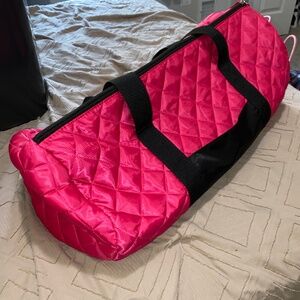 416 Amazon essentials Quilted duffle bag pink